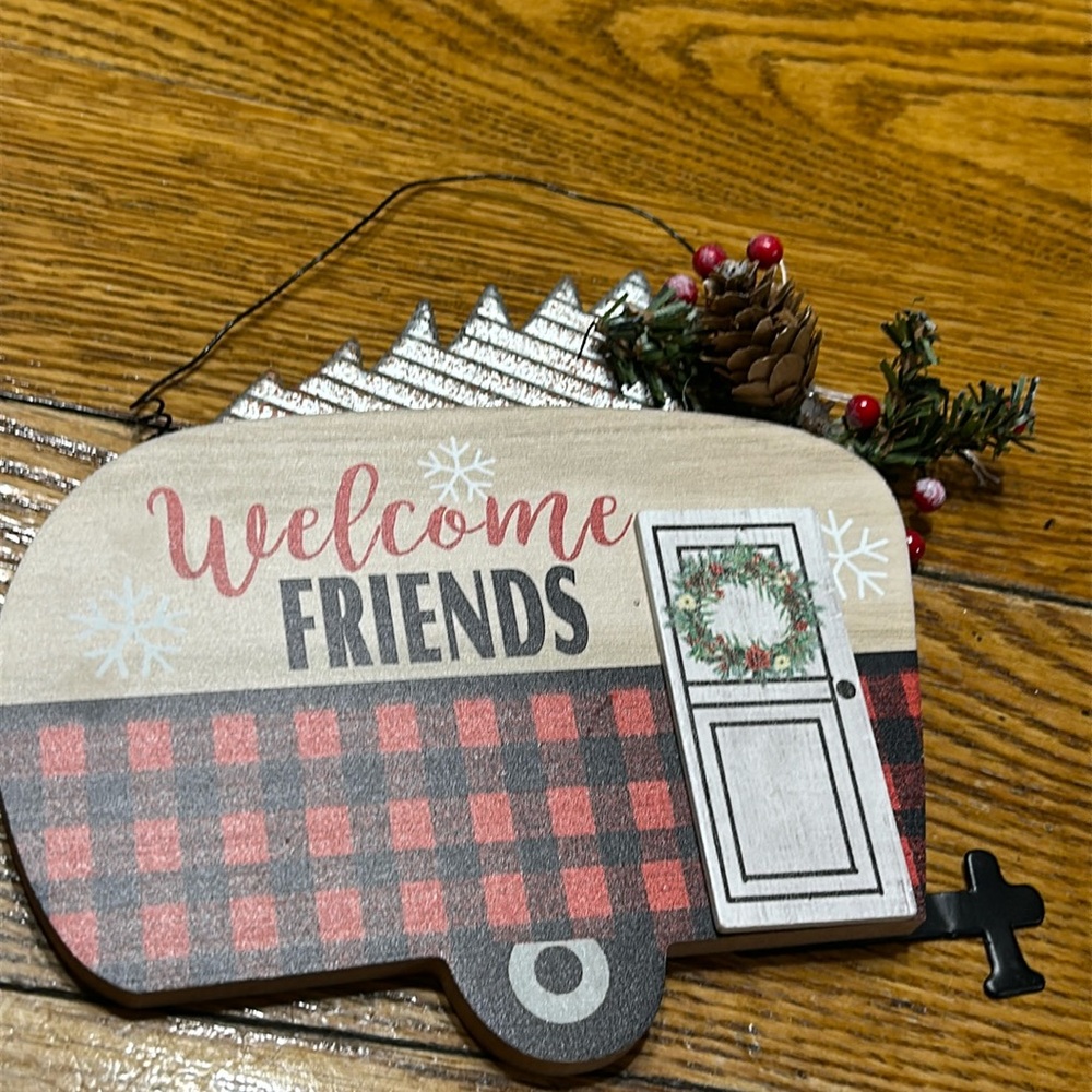 Ganz camper Christmas decor. Wall hanging, Welcome Friends. New With Tag.